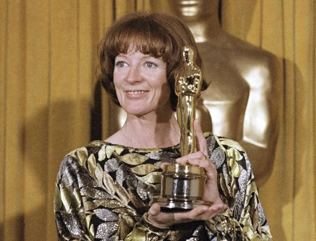 Dame Maggie - Olivier Award - KUBET