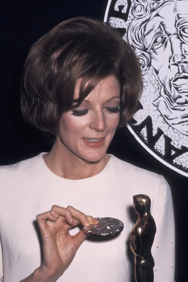 Maggie Smith and Tony Awards - KUBET